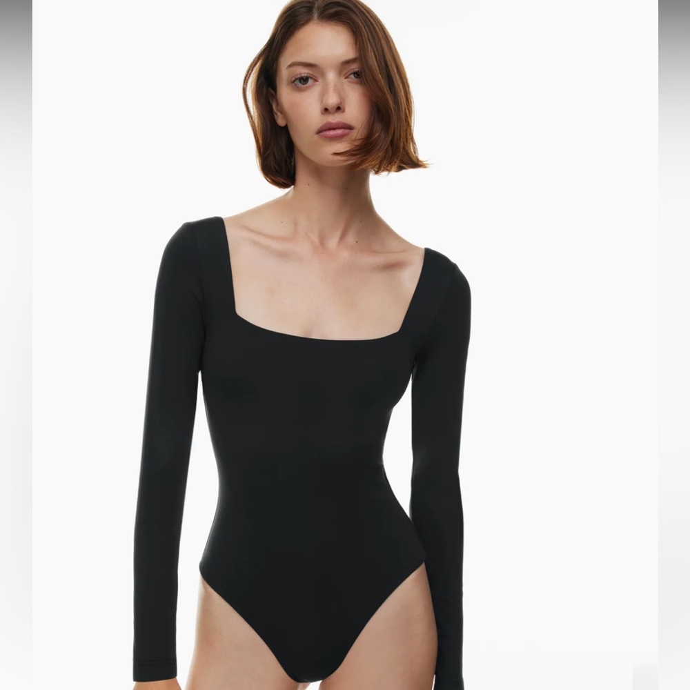 Aritzia Contour Square-neck Long-sleeve Bodysuit